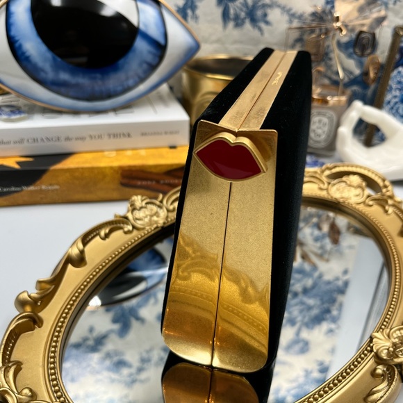 🆕 LULU GUINNESS 🧿 BNWOT Black Velvet Karlie Clutch Bag Lip Closure - Picture 4 of 13